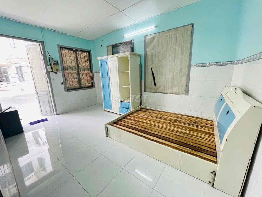Cho Thuê CC Mặt Tiền Nguyễn Cảnh Chân Quận 1 - 50M2 2 PN - 9 Triệu 5