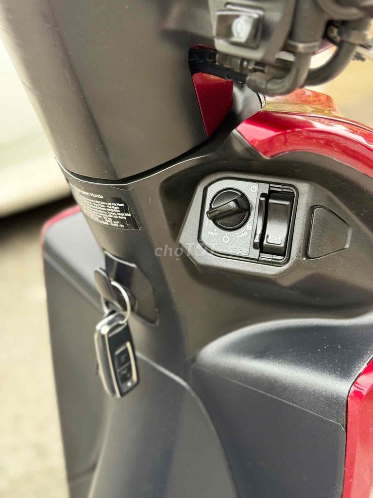 Honda Vision 2023 Smartkey Đỏ. Mua bán Xe máy tại Huyện Củ Chi Tp Hồ Chí Minh được đăng bởi HuỳnhLâm Bổn hình 6