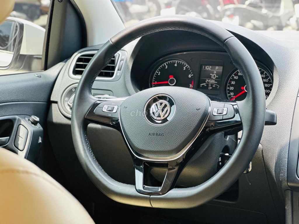🔥 Volkswagen Polo Hatback Trắng 2020