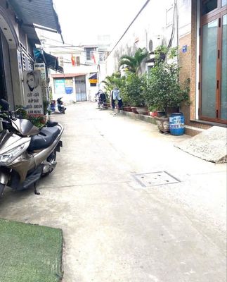 Nhỉnh 80tr/m có căn nhà 3 tầng ngay chợ Cầu,Q12 đẹp từ vị trí đến giá. Mua bán nhà ở tại Quận 12 Tp Hồ Chí Minh được đăng bởi Đỗ Đức Quý