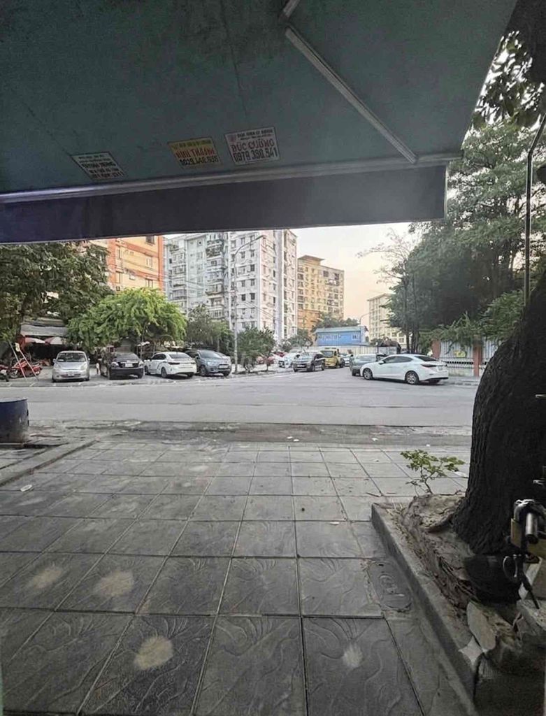 Сдается 4-этажная квартира площадью 100 м2 Lane 42 Thinh Liet