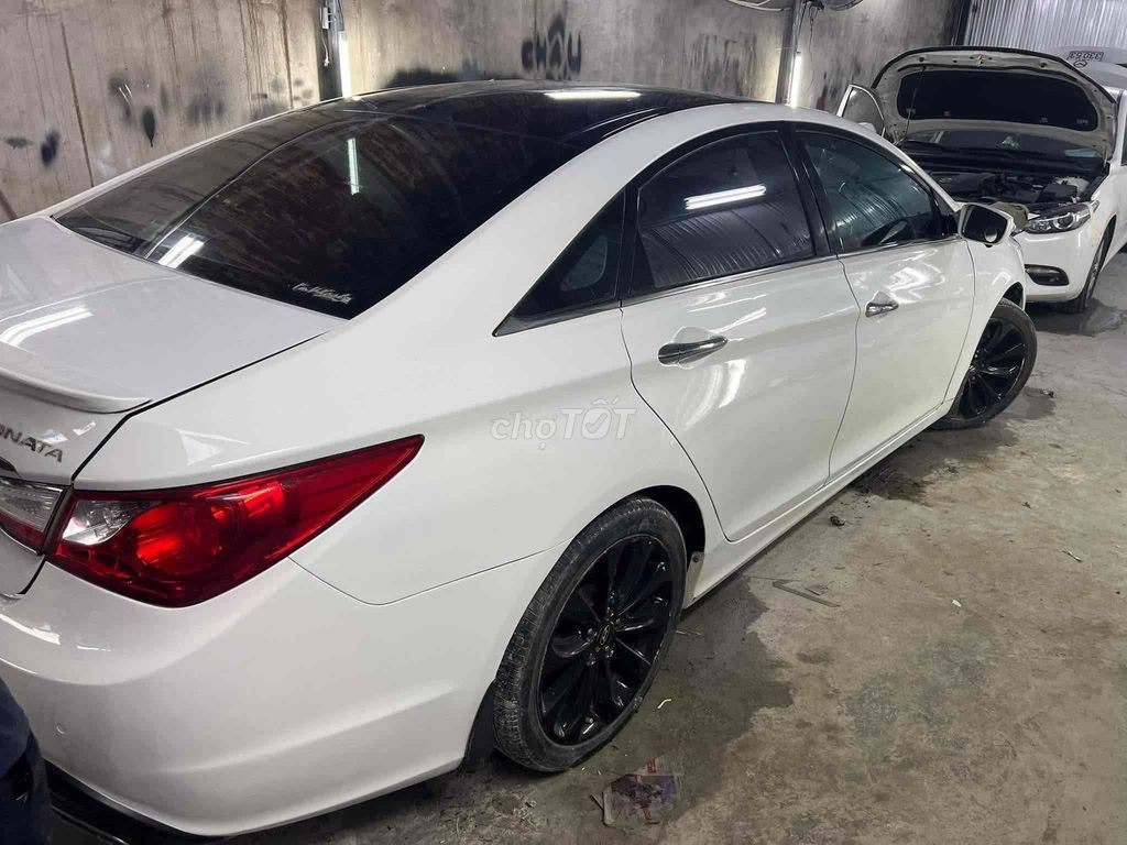 Hyundai Sonata, белый, 5 мест