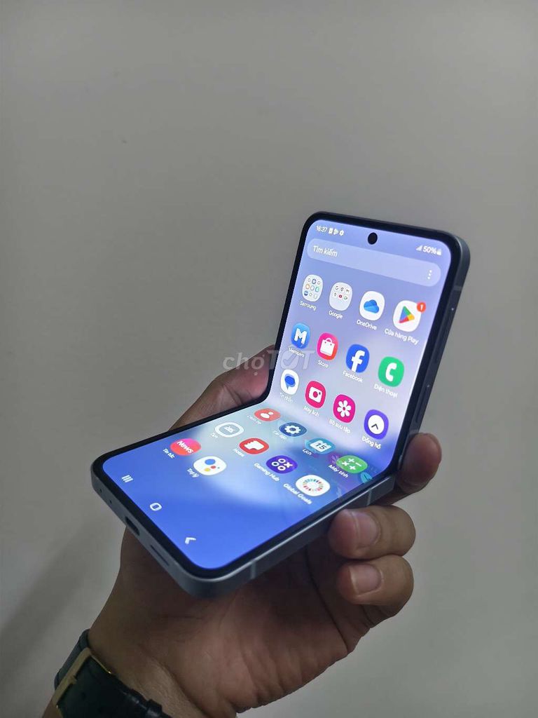Samsung Z Flip 6 256GB Xám Đã sử dụng. Mua bán Điện thoại tại Quận Ba Đình Hà Nội được đăng bởi Hiếu YJ hình 1