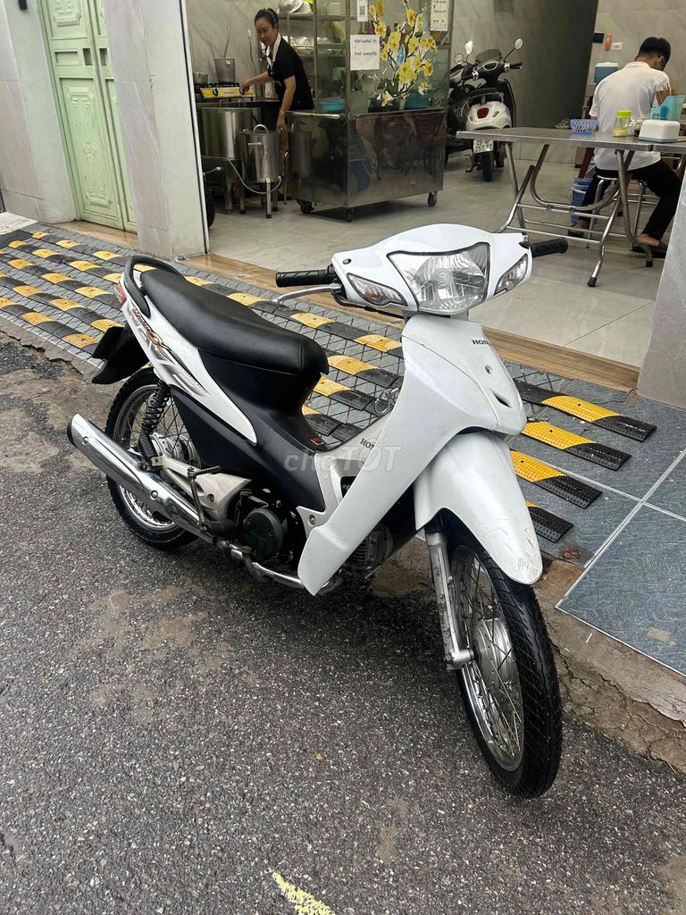 Honda Wave 2014 белый, полуавтомат