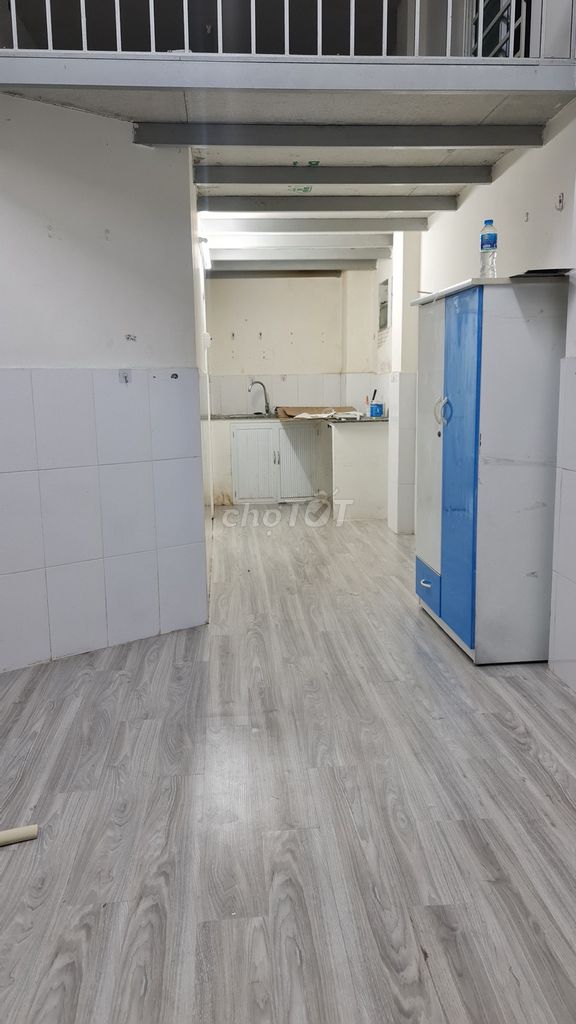 Phòng trệt có gác khoảng 50m² Bùi Đình Túy, tối đa 5 người