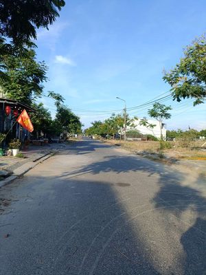 97.5m2 kdt số 9 gần chợ Điện Ngọc