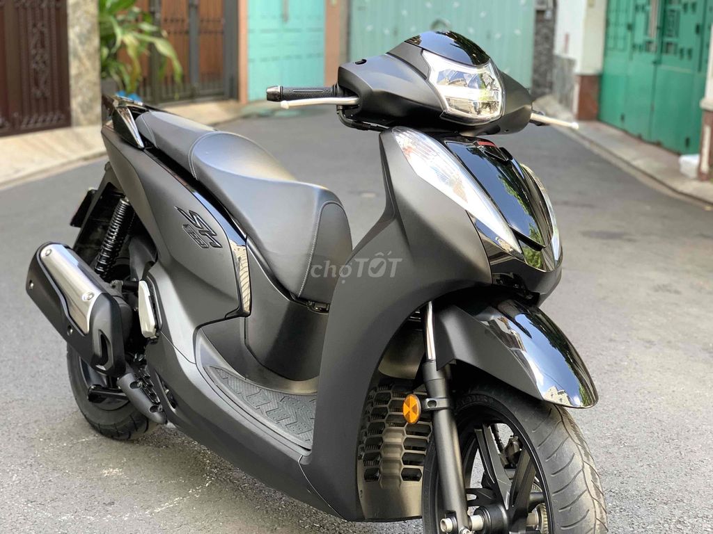 Sh300 đen sporty nhập Ý máy móc nguyên rin êm đẹp. Mua bán Xe máy tại Quận Phú Nhuận Tp Hồ Chí Minh được đăng bởi Cungsport hình 1