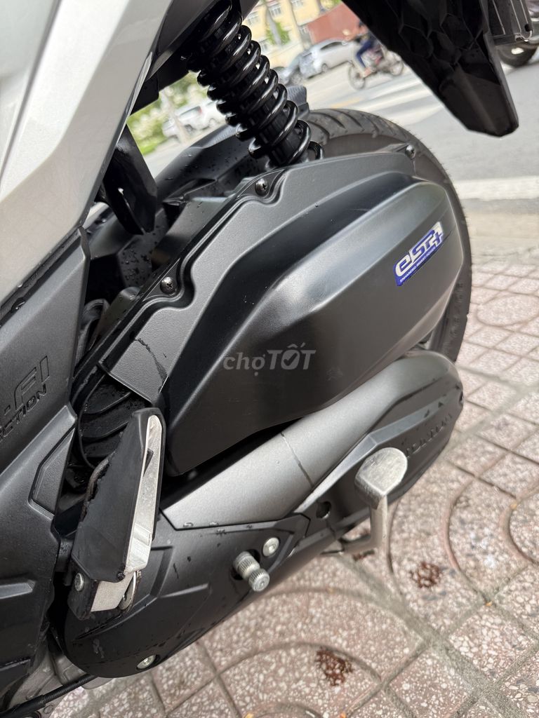 Vario 125 2017 màu bạc. Mua bán Xe máy tại Quận 8 Tp Hồ Chí Minh được đăng bởi Huy Gia hình 2