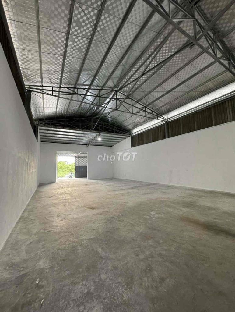 MBKD Kho Xưởng 250m2 đường cont Tam Phú