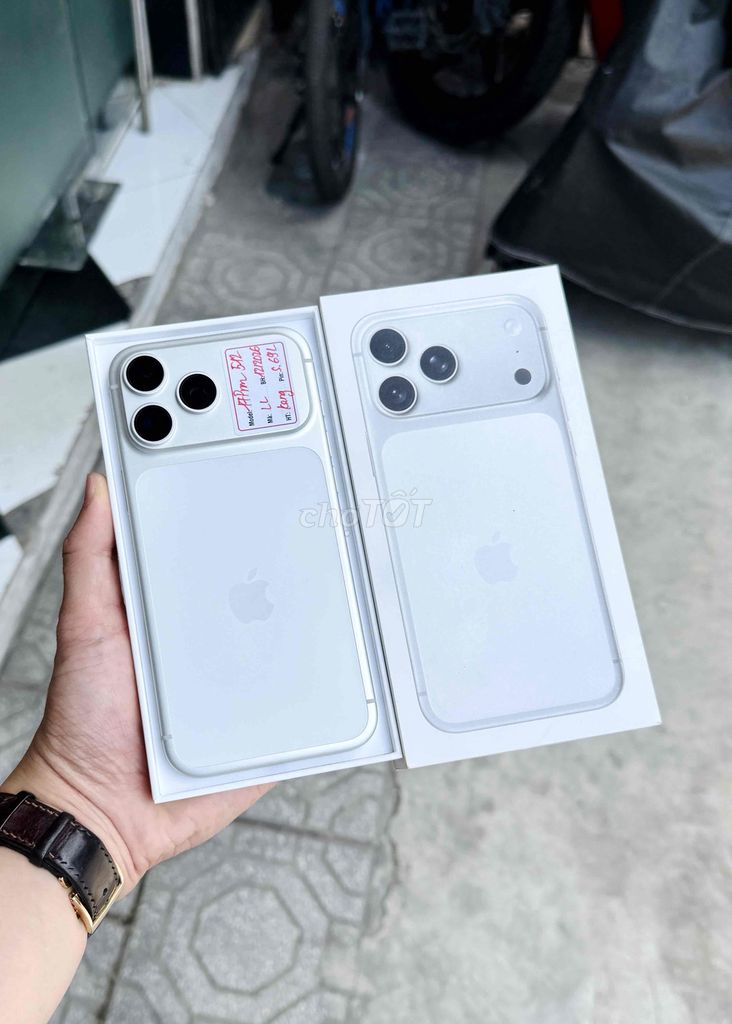 iPhone 17 Pro Max 512GB Mỹ Fullbox như mới. Mua bán Điện thoại tại Quận Đống Đa Hà Nội được đăng bởi Lâm Bảo Tuyên hình 1
