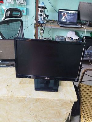 Màn hình máy tính 19 inch Led LG. Mua bán Phụ kiện (Màn hình, Chuột...) tại Quận 8 Tp Hồ Chí Minh được đăng bởi XUÂN LINH STORE