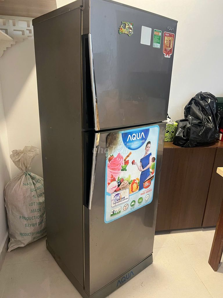 Tủ lạnh AQUA 200L còn mới tại Thuận An
