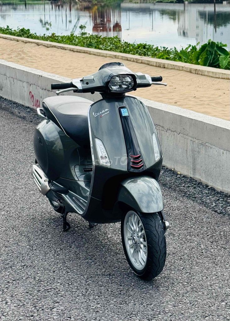 Piaggio Vespa Sprint Xám titan máy igen. Mua bán Xe máy tại Quận Gò Vấp Tp Hồ Chí Minh được đăng bởi CHXM 86 chuyên bán xe trả góp hình 2