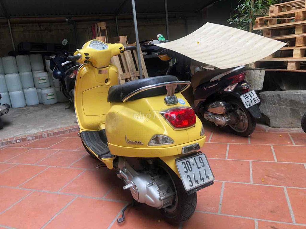 xe vẫn đang đi làm hàng ngày. không mặc cả.