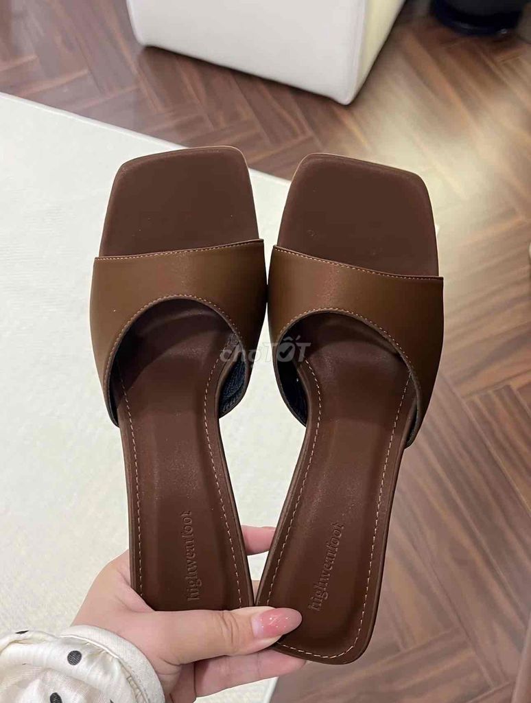 Dép cao gót Nữ Nâu size 37 Mới. Mua bán Giày dép tại Thành phố Nha Trang Khánh Hòa được đăng bởi Nguyen Thi Hong Quyen hình 1