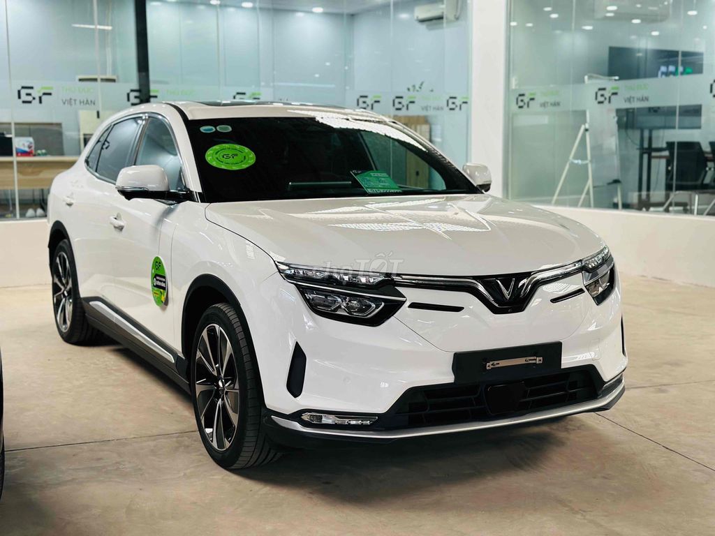 T12 Giảm 120tr VF8 Plus 2023 Trắng / Nâu HỒ SƠ SẴN. Mua bán Ô tô tại Thành phố Thủ Đức Tp Hồ Chí Minh được đăng bởi Green Future Thủ Đức hình 1