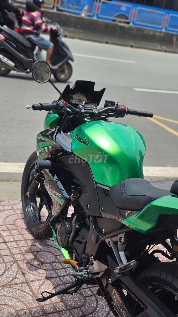 Z300 xe chính chủ ít đi siêu đẹp. Mua bán Xe máy tại Thành phố Thủ Đức Tp Hồ Chí Minh được đăng bởi CHIẾN MOTOR hình 3
