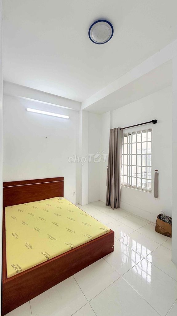 Phòng Trọ ban công Full Nội Thất ngay Đại Học Văn Lang