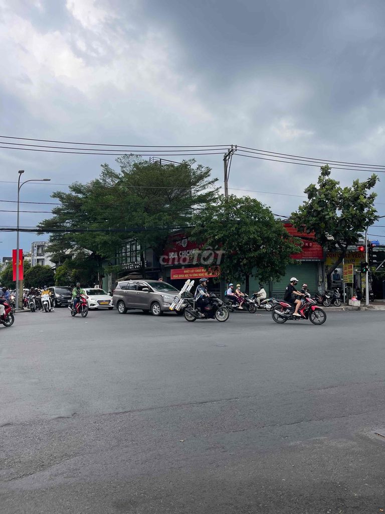Cho thuê Góc 2 Mặt tiền Khu Tây Thạnh, Tân Phú: 9x23, Cấp 4