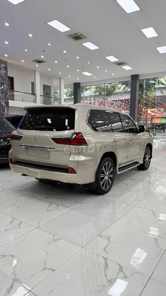 Lexus LX570 nhập mỹ, sản xuất 2019 chạy ít cực mới. Mua bán Ô tô tại Quận Bắc Từ Liêm Hà Nội được đăng bởi Mr Hợi  hình 3