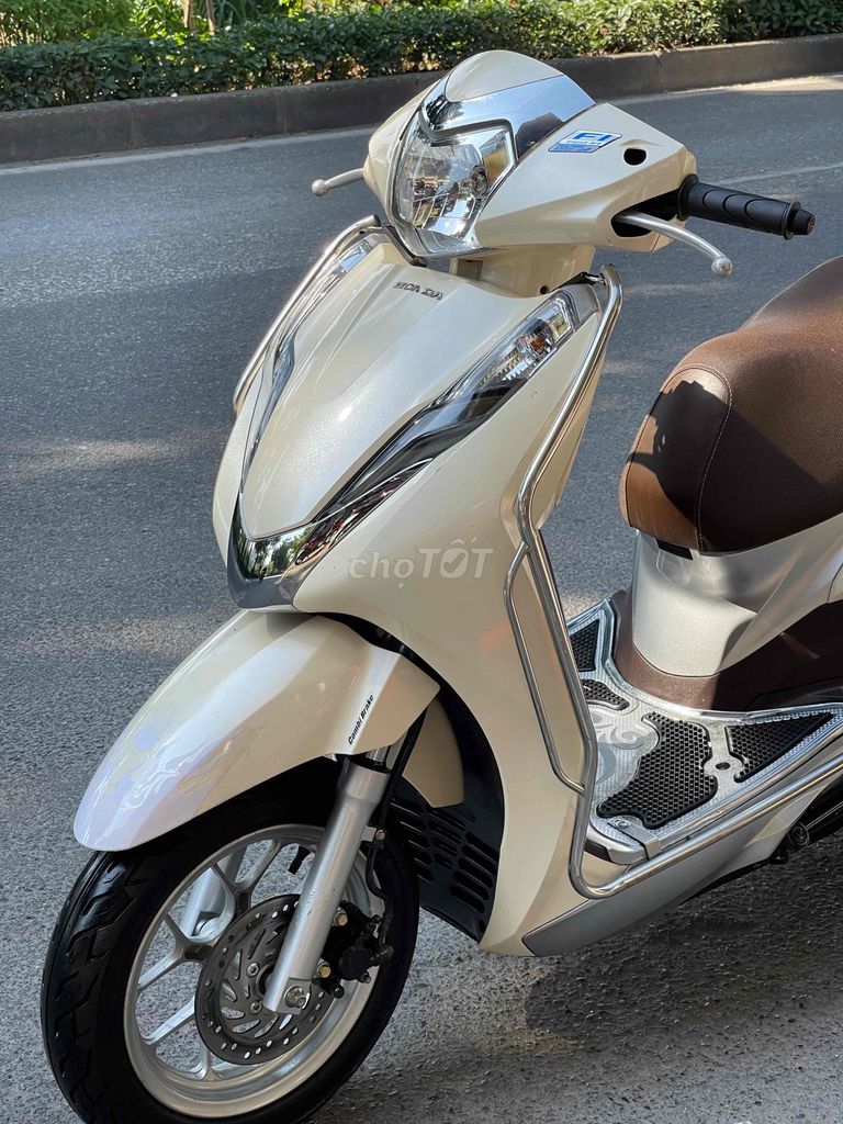 Honda Lead 2018 125 màu Kem. Mua bán Xe máy tại Quận Đống Đa Hà Nội được đăng bởi Hà hình 4