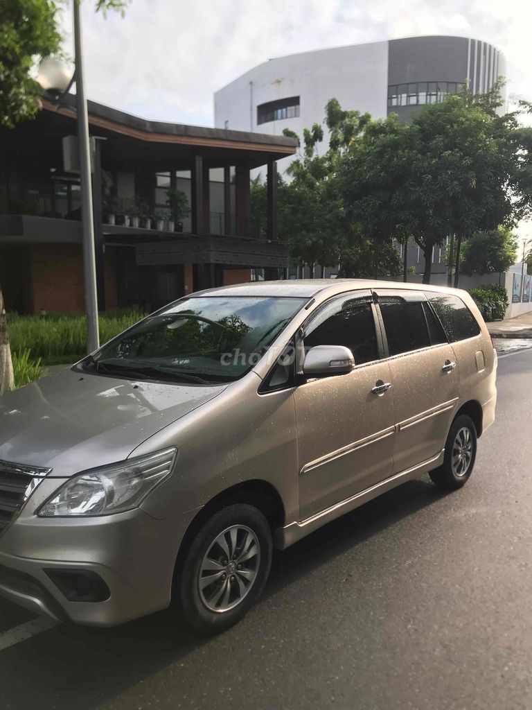 Toyota Innova 2016 2.0E - 68000 km