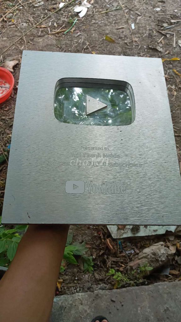 Kỷ niệm chương YouTube Bạc. Mua bán Đồ sưu tầm, đồ cổ tại Quận Cái Răng Cần Thơ được đăng bởi Thành  Phát hình 1