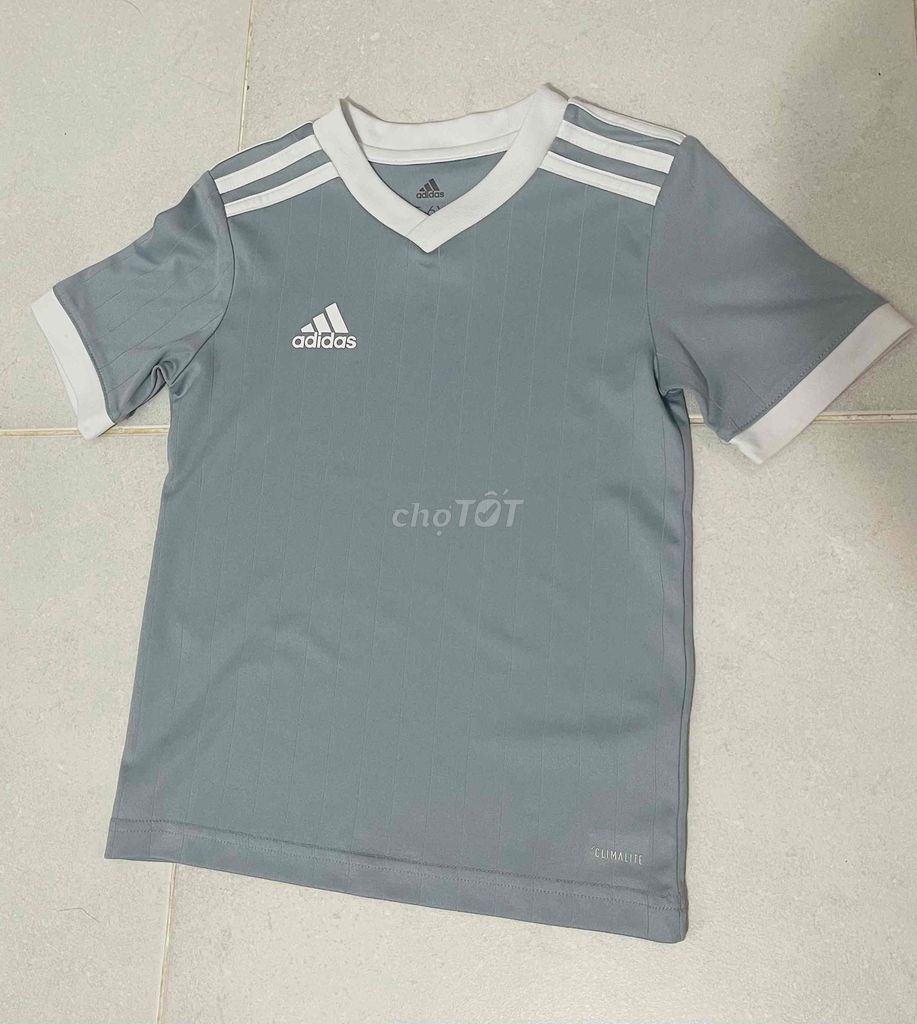 Áo thun TT xám bé Adidas auth size 4-6 mới 90%