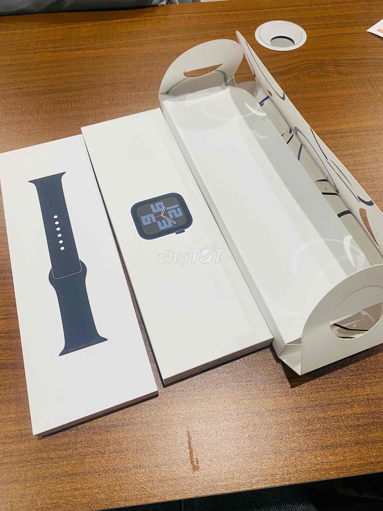 Apple Watch SE (GPS) 44mm Nhôm. Mua bán Thiết bị đeo thông minh tại Thành phố Tam Kỳ Quảng Nam được đăng bởi Ngô Hửu nhất hình 1