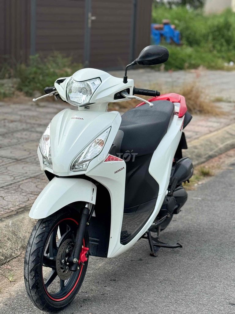 Honda Vision 2019 Trắng. Mua bán Xe máy tại Thành phố Thuận An Bình Dương được đăng bởi Bùi Linh hình 1