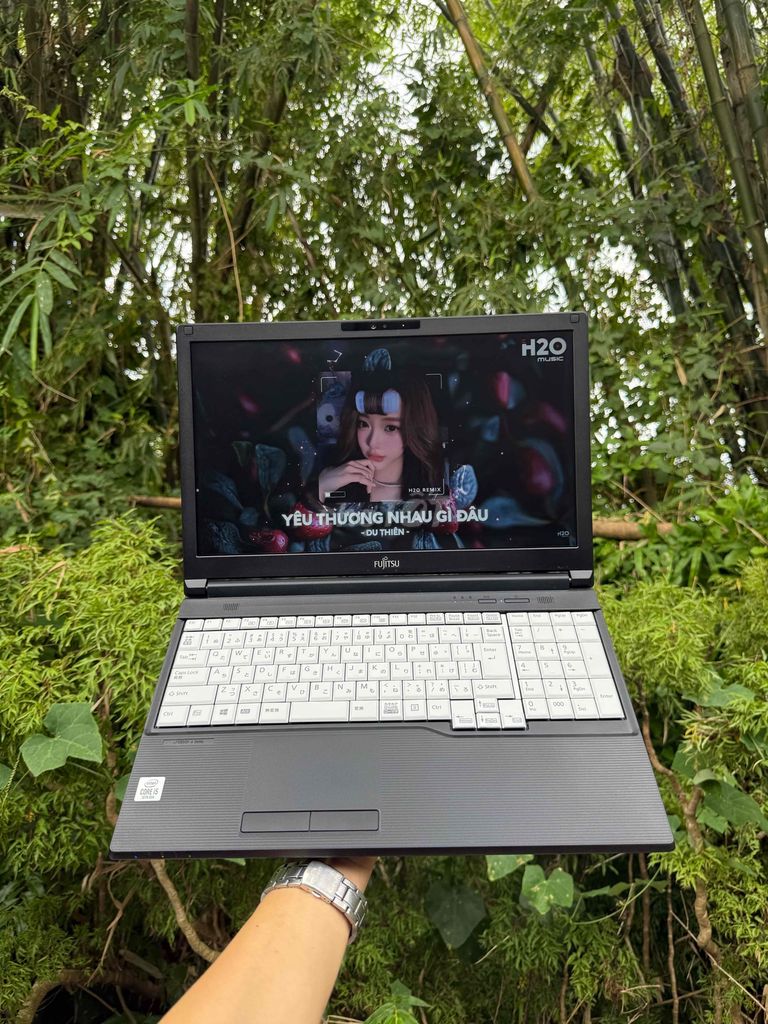 💻 Laptop Fujitsu Lifebook – i5-10210U | RAM 8GB |. Mua bán Laptop tại Thành phố Vĩnh Long Vĩnh Long được đăng bởi Ngà Trần hình 1