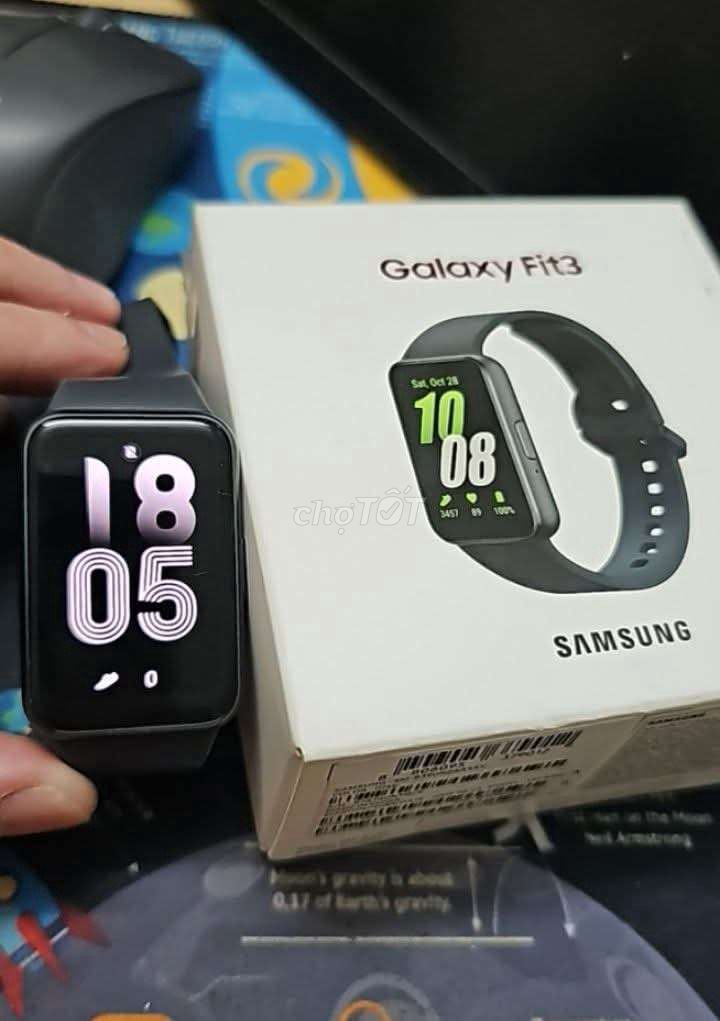 Samsung Galaxy Fit3 Đen. Mua bán Thiết bị đeo thông minh tại Huyện Thạch Thất Hà Nội được đăng bởi Hiếu Pham hình 1