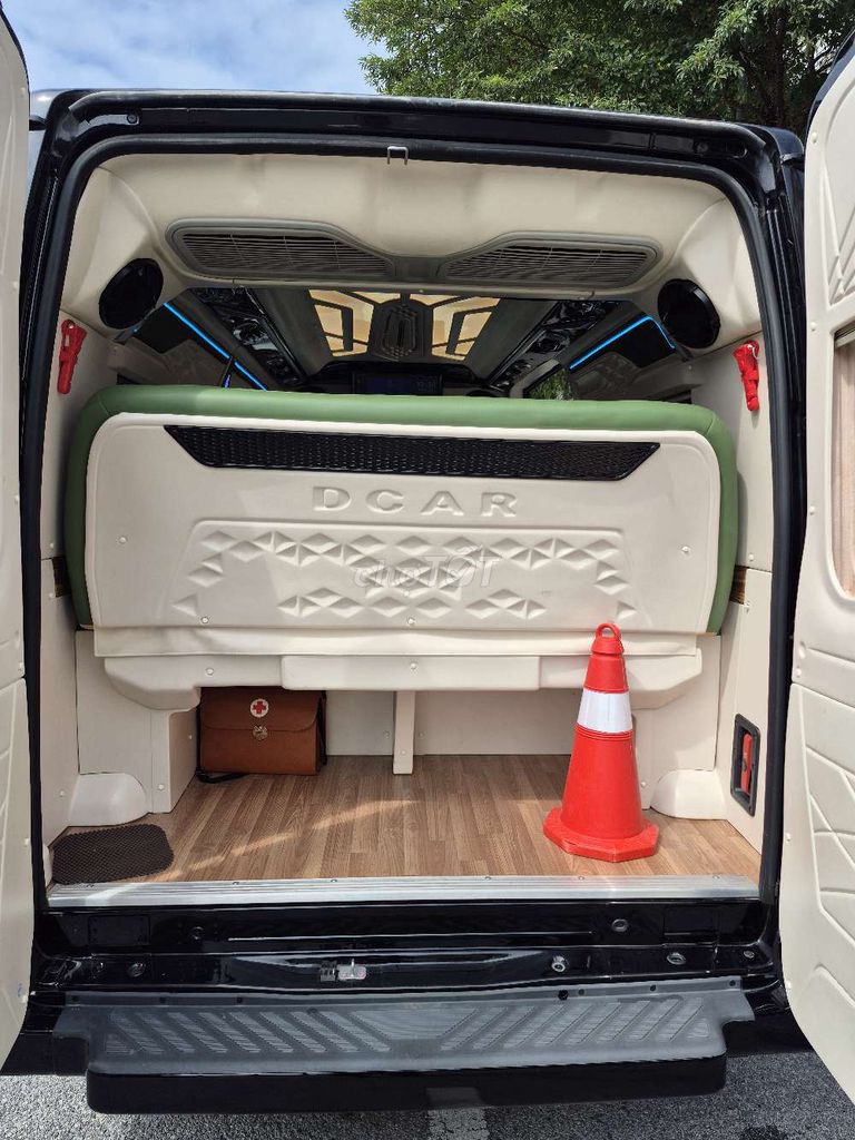 Ford Transit VIP Lounge 10 chỗ số sàn. Mua bán Phương tiện khác tại Quận Long Biên Hà Nội được đăng bởi Ngô hùng hình 8