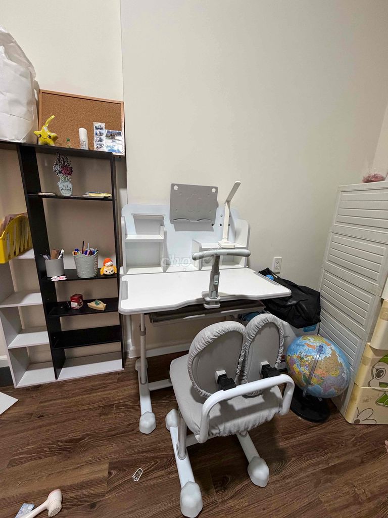 Bàn ghế học sinh nhựa chống gù. Mua bán Bàn ghế tại Huyện Bình Chánh Tp Hồ Chí Minh được đăng bởi Huỳnh Huy hình 1