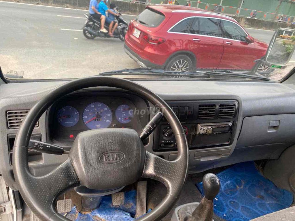 kia  3000S thung Kín 1tan1  san xuat 2011