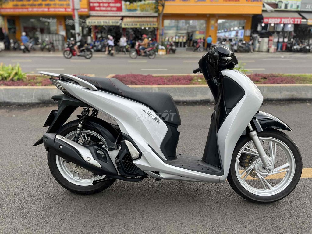 ✔️ Sh125i dk2018 máy móc nguyên Zin ko lỗi .. Mua bán Xe máy tại Thành phố Long Khánh Đồng Nai được đăng bởi Duy Linh Xe Máy Chợ Long Khánh  hình 3