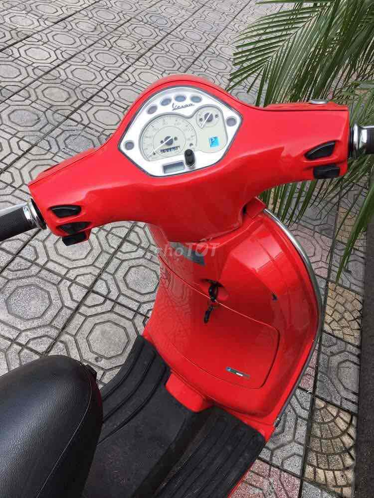 Xe Vespa LX Màu Đỏ Chính Chủ 29HN Mua bán tại nhà. Mua bán Xe máy tại Quận Hai Bà Trưng Hà Nội được đăng bởi Gia Khánh Thiết kế Kiến trúc Uy tín hình 4