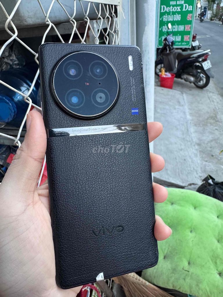 Vivo X90 Pro Đen 256GB cấn kính nhẹ. Mua bán Điện thoại tại Thành phố Mỹ Tho Tiền Giang được đăng bởi Yến  hình 1