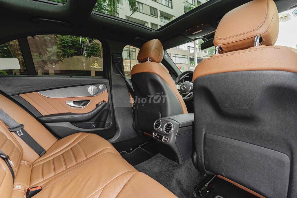 Mercedes Benz C Class 2021 C 300 AMG - 24000 km. Mua bán Ô tô tại Quận 5 Tp Hồ Chí Minh được đăng bởi phúc hình 8