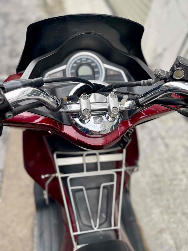 Хонда PCX 2025 красная