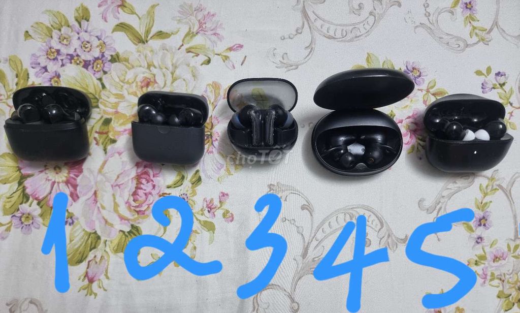 Thanh lý 5 tai nghe chính hãng như hình. Mua bán Tivi, Âm thanh tại Quận Phú Nhuận Tp Hồ Chí Minh được đăng bởi phúc lao hình 1