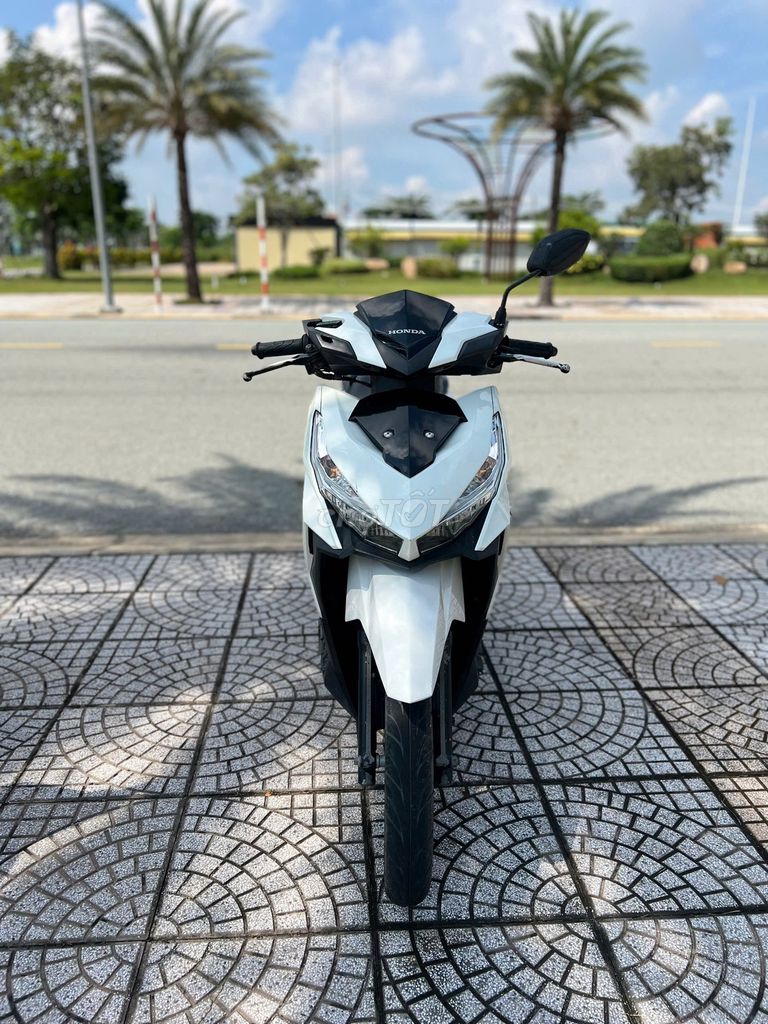 Vario 150 2018 màu trắng zin mộc, hồ sơ rút sẵn. Mua bán Xe máy tại Thị xã Tân Uyên Bình Dương được đăng bởi Xe máy cũ 360 Bình Dương hình 1