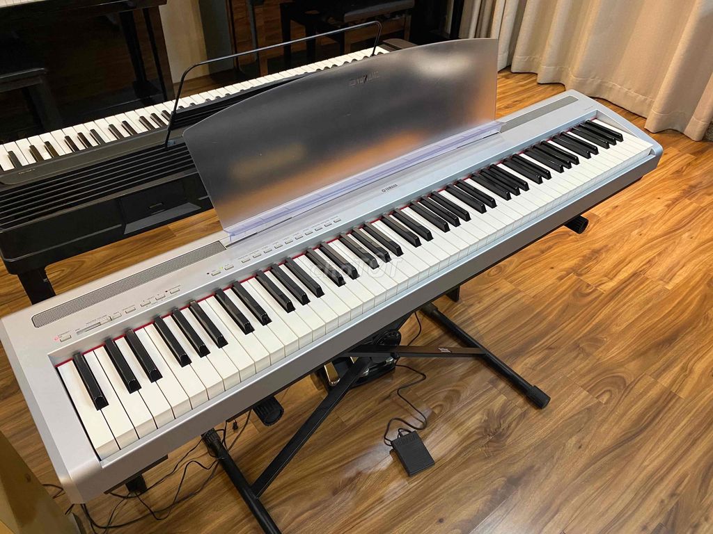 Đàn Piano Yamaha Chính Hãng đẹp keng