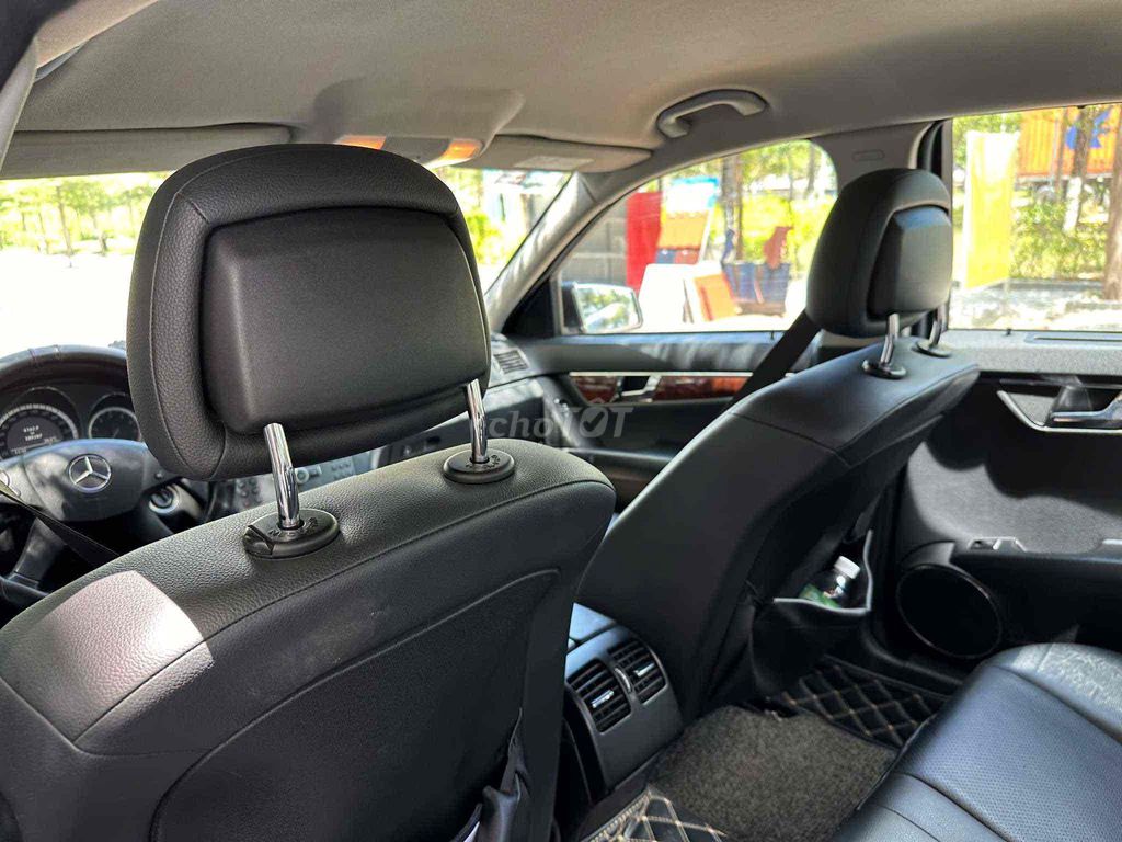 Mercedes Benz C Class 2010 C250 CGI - 100000 km. Mua bán Ô tô tại Thành phố Qui Nhơn Bình Định được đăng bởi Tên chưa cung cấp hình 3