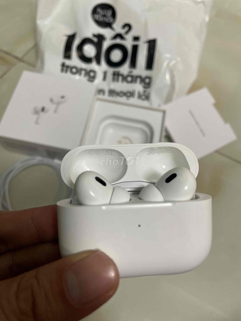 Tai Nge AirPods Pro 2 2024 chíh hãg Còn BH TGDĐ 8t