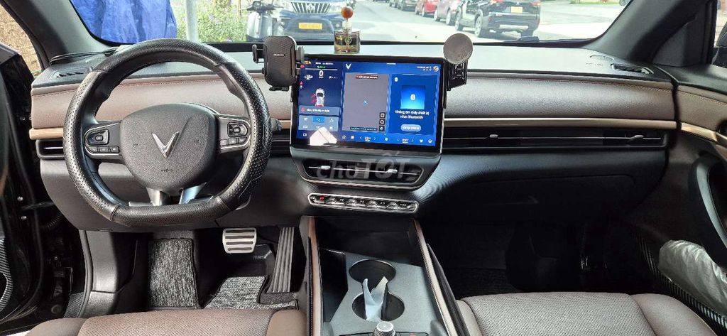 VinFast VF6 Plus 2025 черный 60000 км