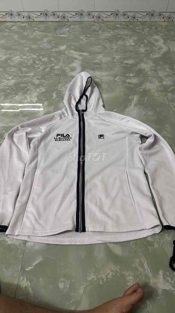 Áo khoác Fila Unisex Polyester Trắng. Mua bán Quần áo tại Thành phố Cam Ranh Khánh Hòa được đăng bởi ngla hình 1