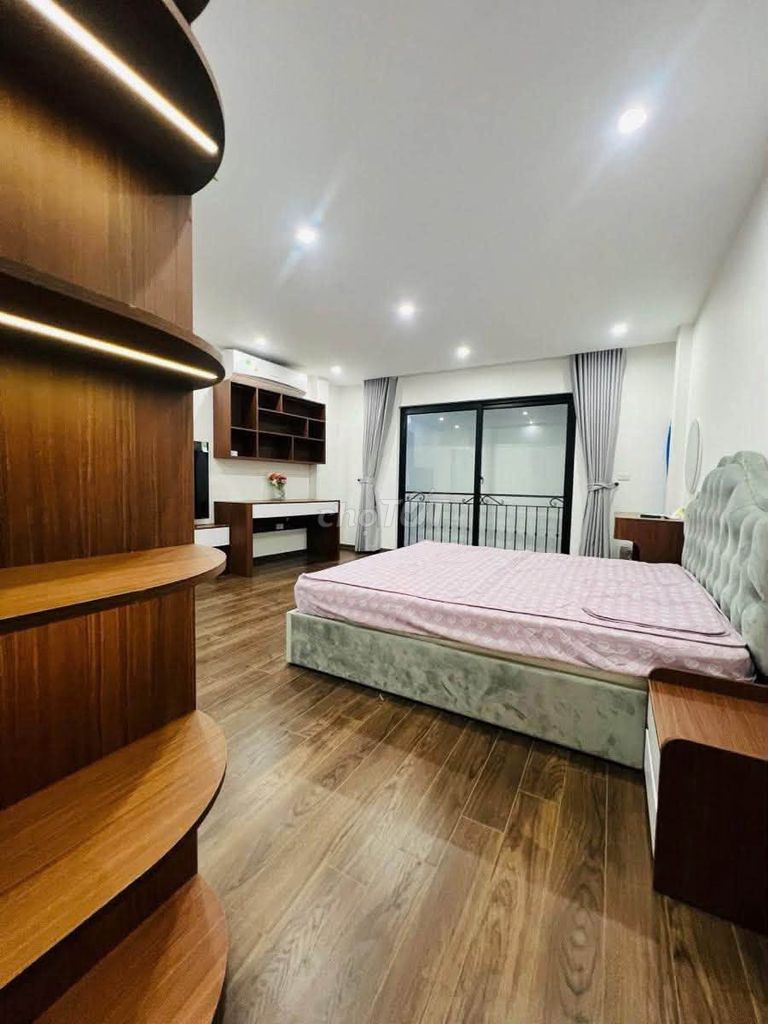 Продажа 40-метрового дома Cau Giay, 7 этажей, лифт, недавно построенный 10,6 миллиарда долларов