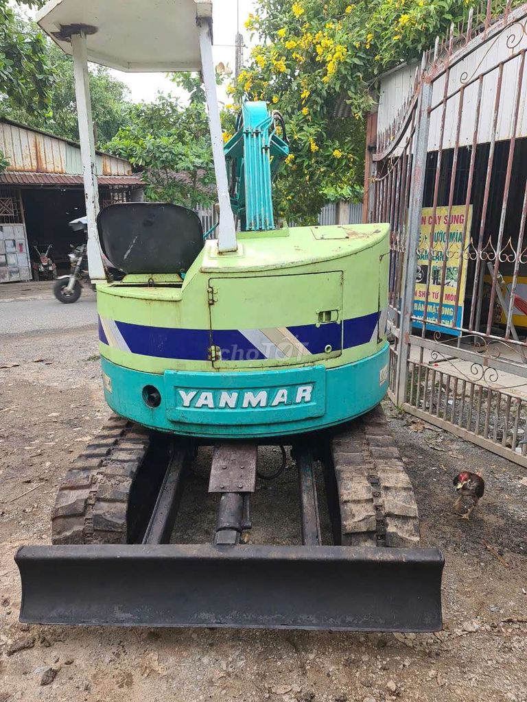 Xe cuốc Yanmar đẹp như xe bãi.bán hoặc trao đổi xe