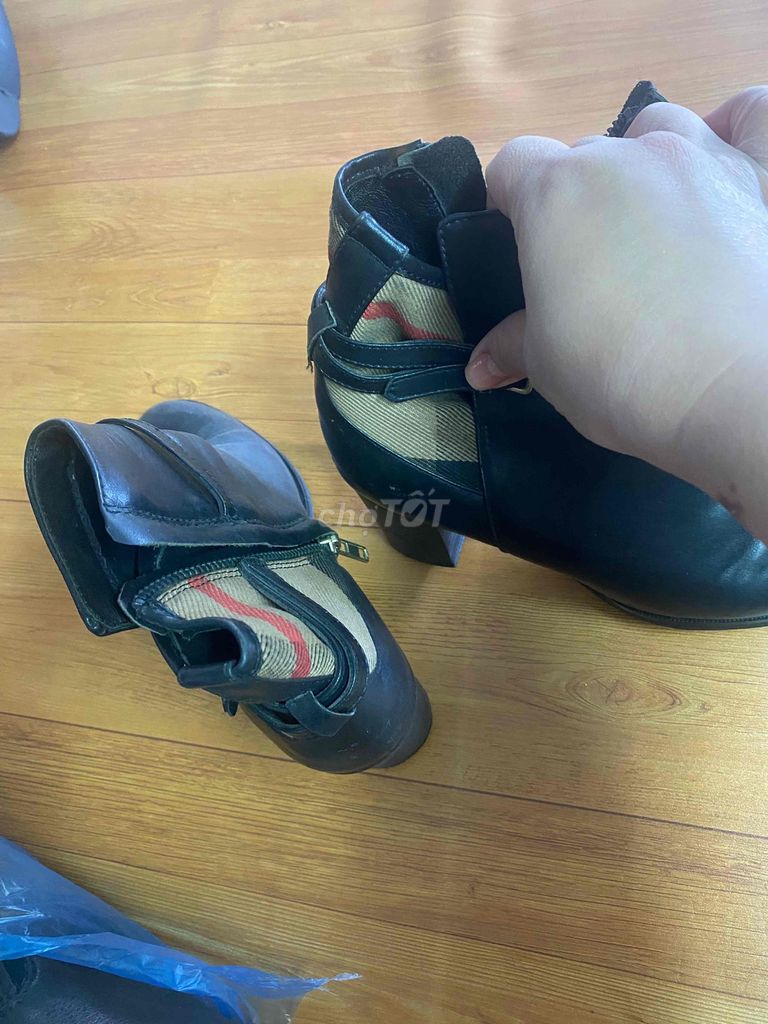 Giày bốt Burberry Nữ Da cao cấp Cổ thấp. Mua bán Giày dép tại Quận Hai Bà Trưng Hà Nội được đăng bởi hang hình 3